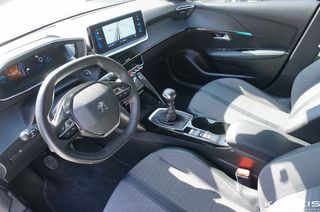 Peugeot 208 2023 Allure, Navi, Clima, Rear Camera, Apple Carplay - Android-thumb-16