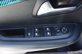 Peugeot 208 2023 Allure, Navi, Clima, Rear Camera, Apple Carplay - Android-thumb-19