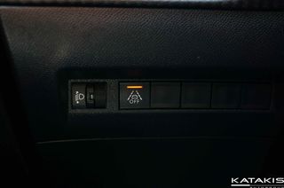 Peugeot 208 2023 Allure, Navi, Clima, Rear Camera, Apple Carplay - Android-thumb-20