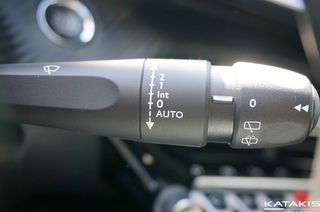 Peugeot 208 2023 Allure, Navi, Clima, Rear Camera, Apple Carplay - Android-thumb-25