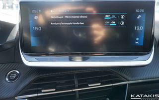 Peugeot 208 2023 Allure, Navi, Clima, Rear Camera, Apple Carplay - Android-thumb-32