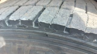 Volvo 2013 FH13-thumb-16