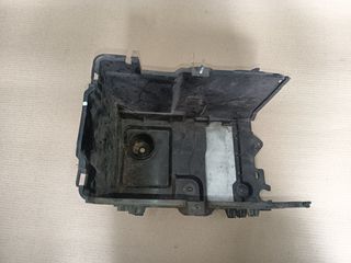 Βάση μπαταρίας από Mazda 3 2003-2009