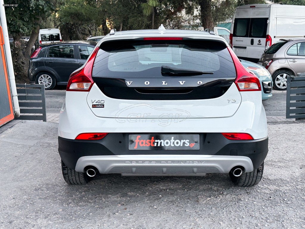 Volvo V40 Cross Country thumbnail 7