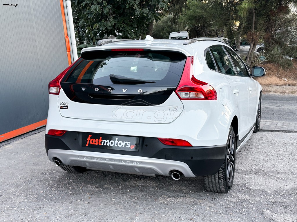 Volvo V40 Cross Country thumbnail 8