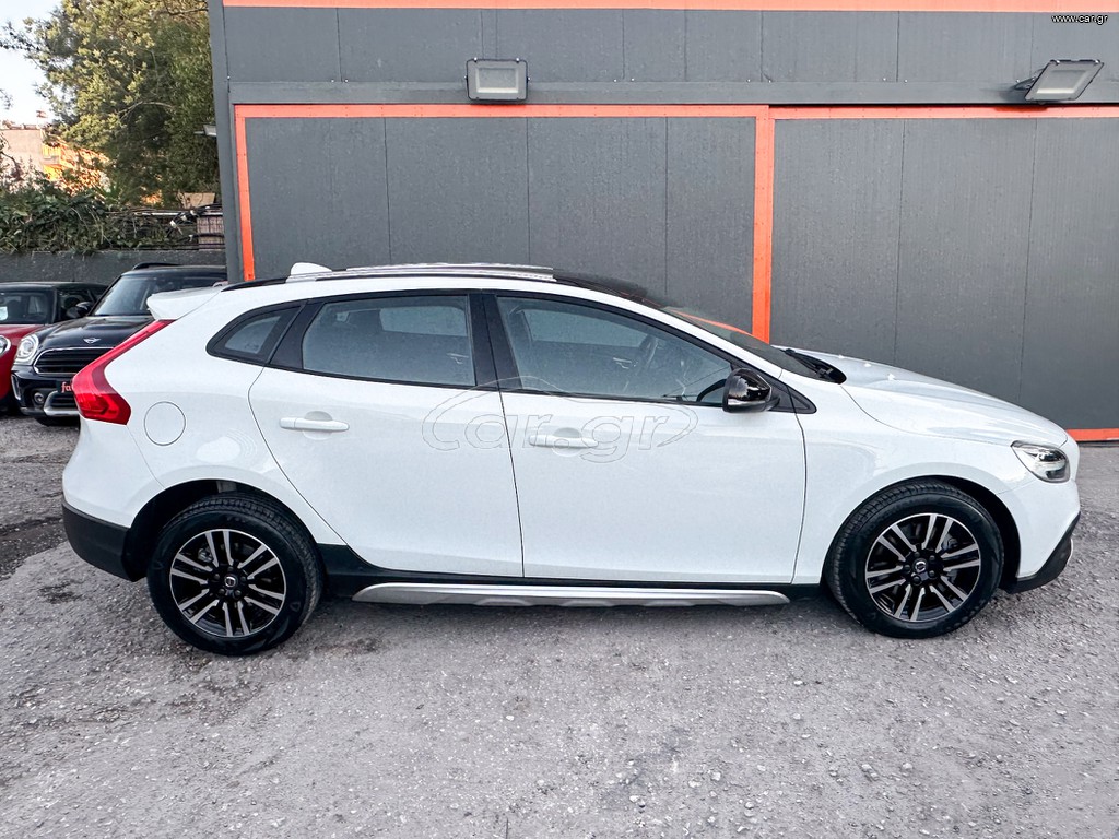 Volvo V40 Cross Country thumbnail 10