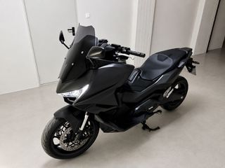 Honda Forza 750 2025