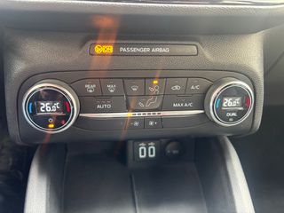 Ford Focus 2021 ST-LINE-thumb-10