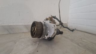 ΑΝΤΛΙΑ ΠΕΤΡΕΛΑΙΟΥ ΓΙΑ JEEP CHEROKEE KJ (2.5/2.8) 2002-2008 ΣΕ ΑΡΙΣΤΗ ΚΑΤΑΣΤΑΣΗ