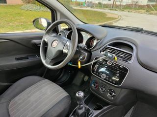 Fiat Punto 2017 1.4 8V Natural Power!-thumb-4