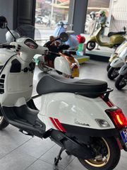 Vespa GTS Super Racing Sixties 300 2020-thumb-9