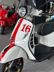 Vespa GTS Super Racing Sixties 300 2020-thumb-17