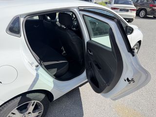 Renault Clio 2018-thumb-10