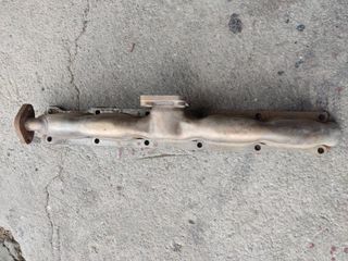 πολλαπλή εξαγωγής (exhaust manifold) για κινητήρες BMW, συγκεκριμένα για τα μοντέλα σειράς 5 E60/E61. 
Συμβατότητα: Ταιριάζει σε κινητήρες 525d και 530d (σειρά M57/M57N).
