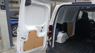 Ford Transit Courier 2022-thumb-7