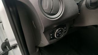 Ford Transit Courier 2022-thumb-17