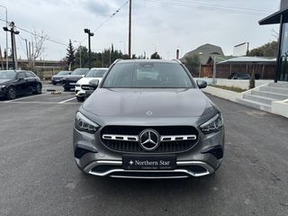 Mercedes-Benz GLA 200 2024-thumb-1
