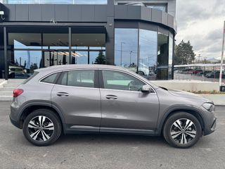 Mercedes-Benz GLA 200 2024-thumb-3