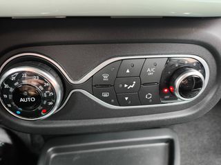 Renault Twingo 2017 0,9 TCE 90PS La Pariszenne-thumb-19