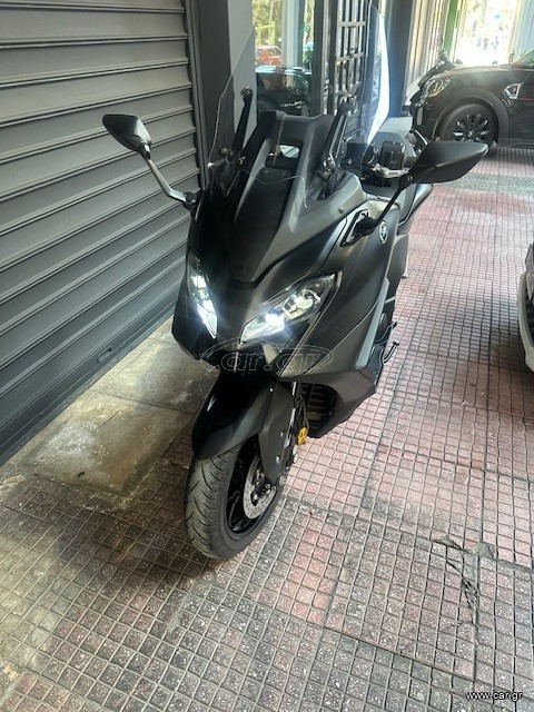 Yamaha TMAX 560 2022