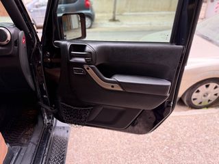 Jeep Wrangler 2017-thumb-14