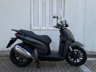 Piaggio Carnaby 300 2012