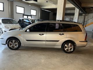 Ford Focus 2004-thumb-8