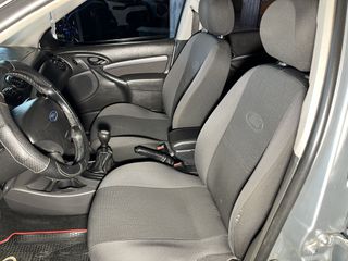 Ford Focus 2004-thumb-11