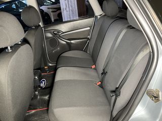 Ford Focus 2004-thumb-22