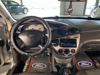 Ford Focus 2004-thumb-15