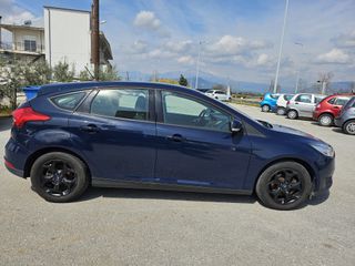 Ford Focus 2018-thumb-3