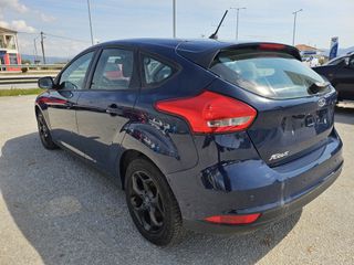 Ford Focus 2018-thumb-6