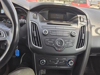 Ford Focus 2018-thumb-10