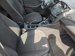 Ford Focus 2018-thumb-11