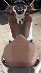 Piaggio Beverly 300i 2016-thumb-2