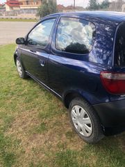Toyota Yaris 2000 1000CC-thumb-5