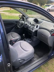 Toyota Yaris 2000 1000CC-thumb-7