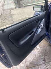 Toyota Yaris 2000 1000CC-thumb-8