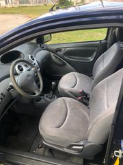 Toyota Yaris 2000 1000CC-thumb-11