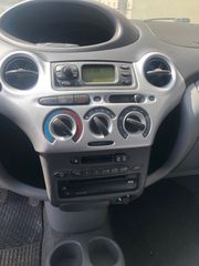 Toyota Yaris 2000 1000CC-thumb-15