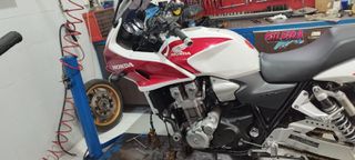 Honda CB 1300S 2007 Classic-thumb-5