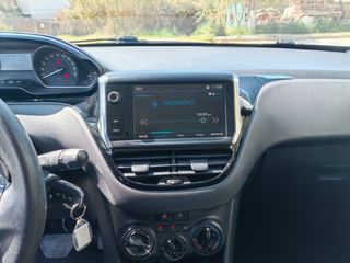 Peugeot 208 2018-thumb-11