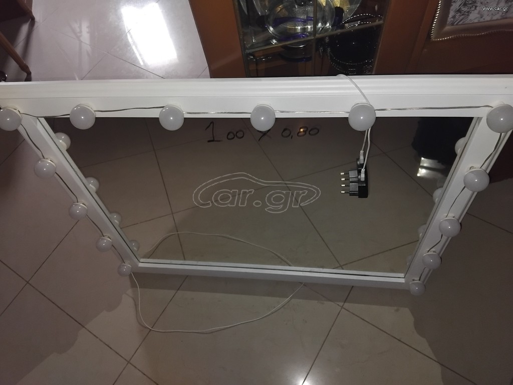 Καθρεφτης με φωτα