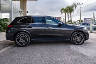 Mercedes-Benz GLC 300 2023 DE 4MATIC AMG Line-thumb-3