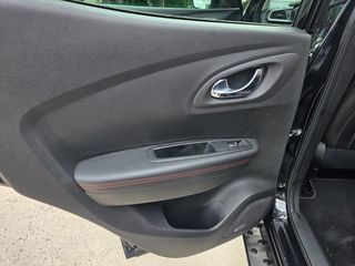 Renault Kadjar 2017 BOSE BLACK EDITION-thumb-17