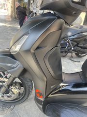 Piaggio Beverly 300 2024 DEEP BLACK-thumb-9