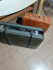 Δύο ρέτρο βαλίτσες, Διαστάσεις