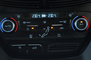 Ford C-Max 2015 1000cc Titanium Panorama 125Hp-thumb-17