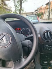 Dacia Duster 2011-thumb-5