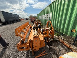 Σάρωθρο Unimog 2003 Άμεσα διαθέσιμες με κίνηση από partikof
